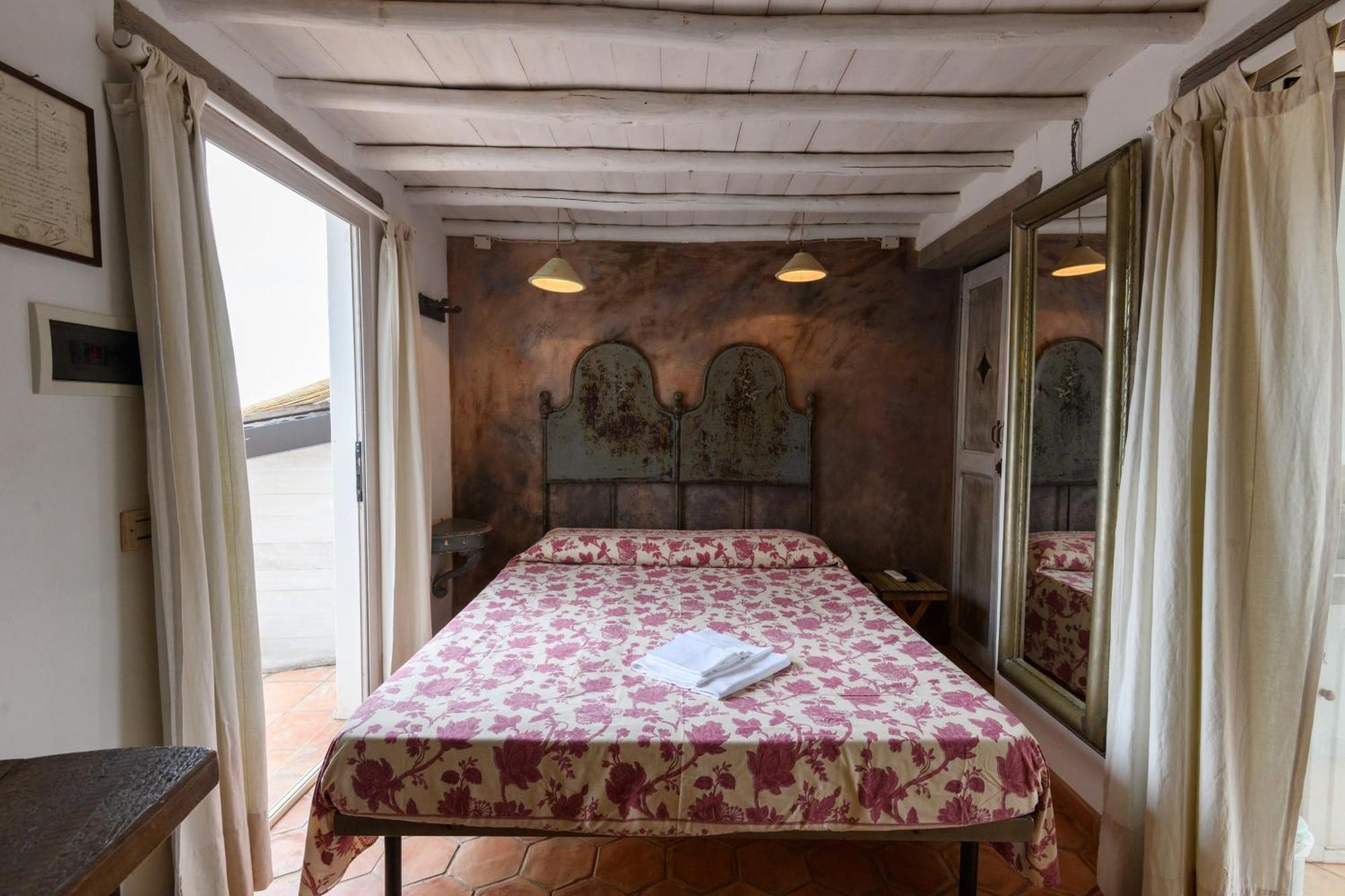 Soqquadro Art&Relax - Spotorno Apartment Phòng bức ảnh